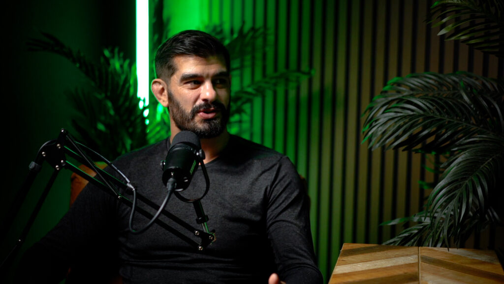 Podcasts IO Ads 16x9.00_00_19_06.Still012